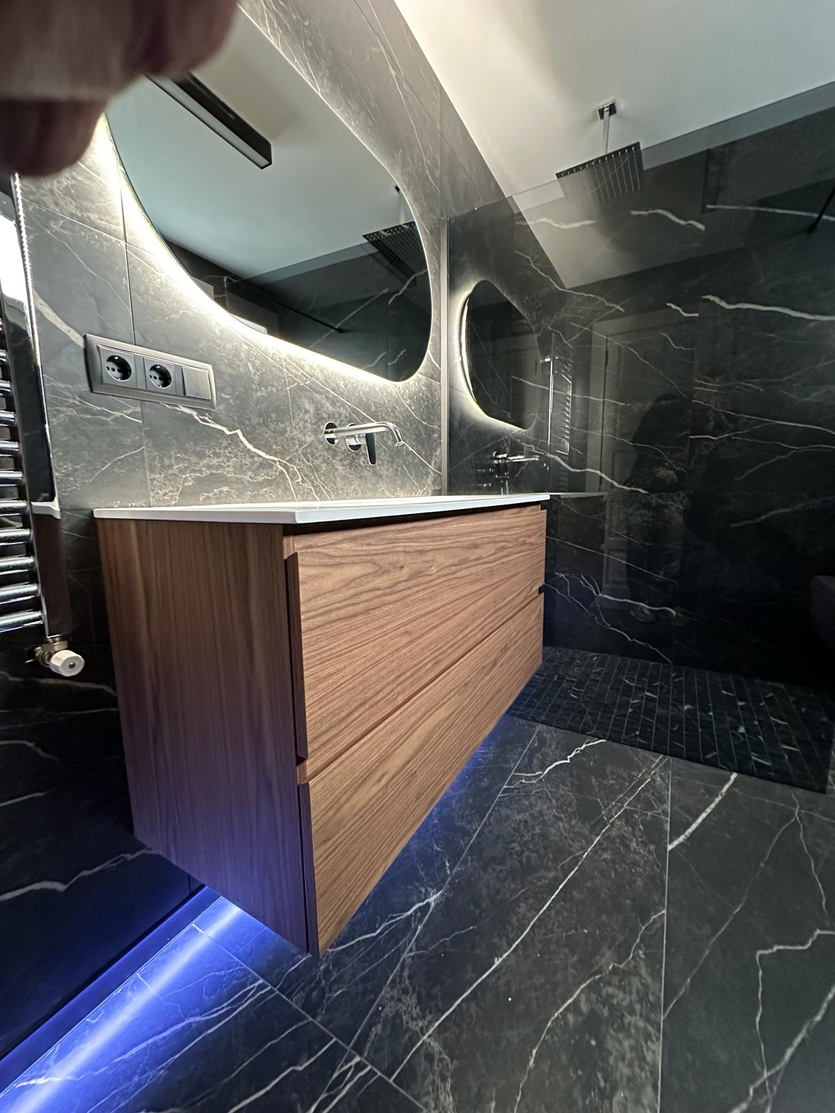 Tienda de muebles de baño en Tavernes de la Valldigna